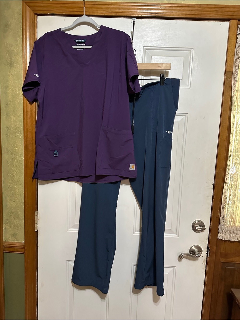 Carhartt Force Modern Fit Womens Scrubs Set Stretch Size XL Purple Top Navy Pant